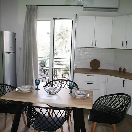 Aeraki House דירה