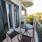 Апартаменты Aeraki House *
